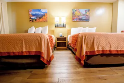 Photo 4 - Glenwood Springs Cedar Lodge