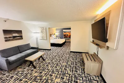 Photo 5 - Best Western Plus Omaha Airport Inn