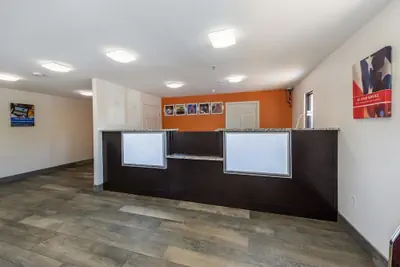 Photo 4 - Motel 6 Greenville, SC