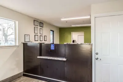 Photo 2 - Studio 6 Extended Stay - Savannah, GA