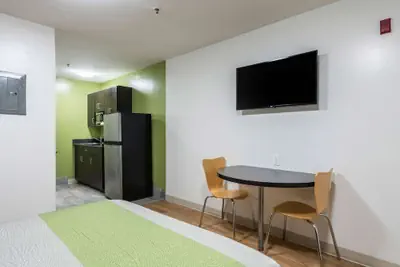 Photo 5 - Studio 6 Extended Stay - Savannah, GA