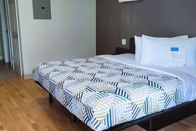 Photo 5 - Studio 6 Extended Stay - Atlanta, GA - Chamblee