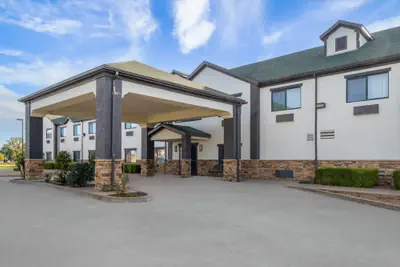 Photo 2 - Days Inn by Wyndham Coffeyville