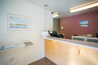 Photo 2 - Beachview Inn