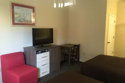 Photo 5 - Beachview Inn