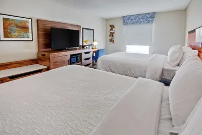 Photo 4 - Hampton Inn Van Buren