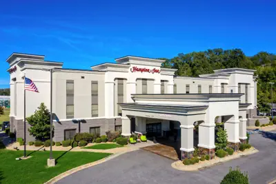 Photo 2 - Hampton Inn Van Buren