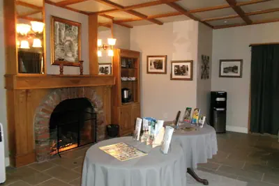 Photo 3 - Carmel Wayfarer Inn
