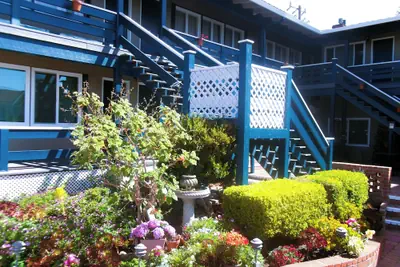 Photo 2 - Carmel Wayfarer Inn