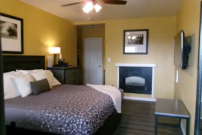 Photo 2 - Carmel Wayfarer Inn