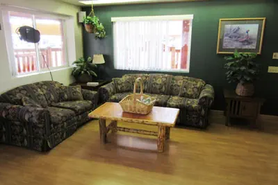 Photo 3 - Yellowstone Country Inn