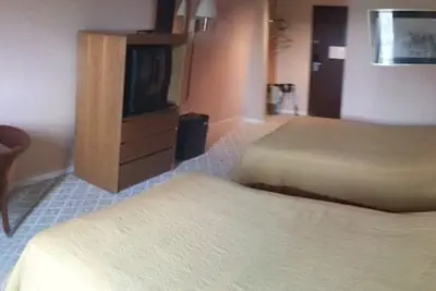 Photo 5 - Americourt Hotel