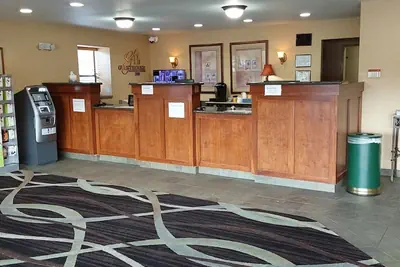 Photo 3 - Lavissh Inn & Suites