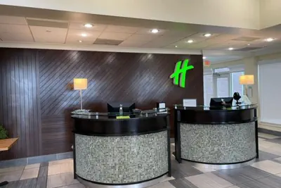 Photo 3 - Holiday Inn Effingham by IHG