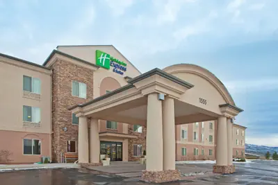 Photo 2 - Holiday Inn Express & Suites Cedar City by IHG