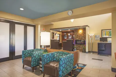 Photo 4 - La Quinta Inn & Suites by Wyndham Elizabethtown