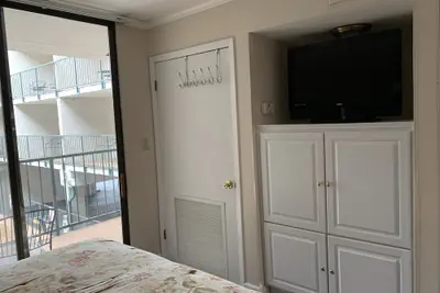 Photo 2 - Oak Square Rentals
