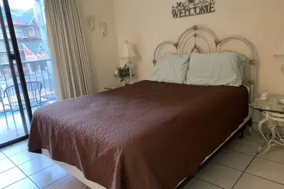 Photo 5 - Oak Square Rentals