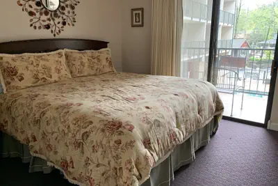 Photo 3 - Oak Square Rentals