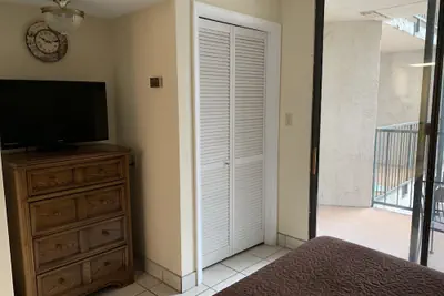 Photo 4 - Oak Square Rentals