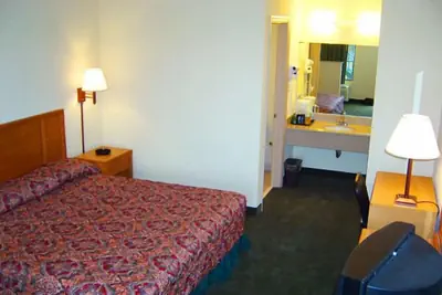 Photo 4 - Baymont by Wyndham Sumter Northwest