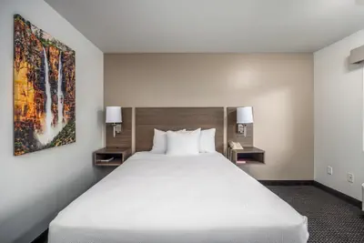 Photo 4 - St. George Inn & Suites