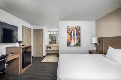 Photo 3 - St. George Inn & Suites