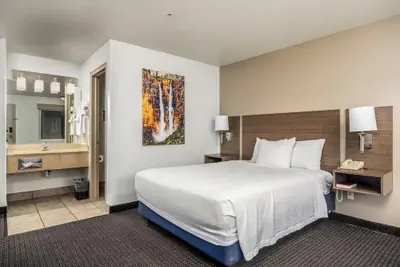 Photo 5 - St. George Inn & Suites