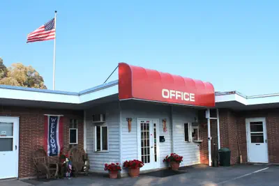 Photo 2 - Budget Host Crestview Inn