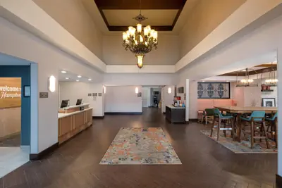 Photo 5 - Hampton Inn & Suites Fresno