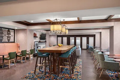 Photo 4 - Hampton Inn & Suites Fresno