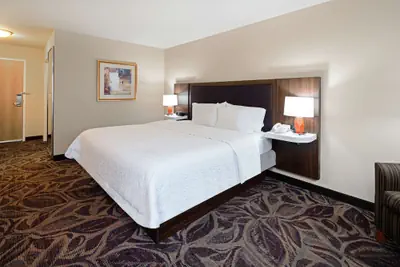 Photo 5 - Hampton Inn & Suites Bremerton
