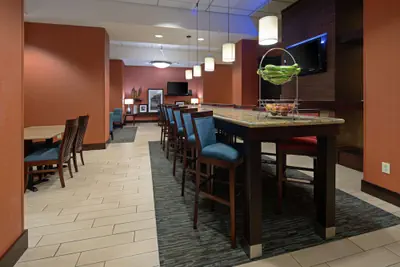 Photo 4 - Hampton Inn & Suites Bremerton