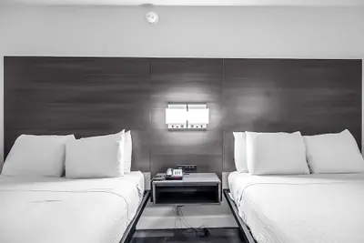 Photo 4 - SureStay Hotel by Best Western Oklahoma City West