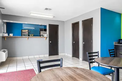 Photo 3 - SureStay Hotel by Best Western Oklahoma City West