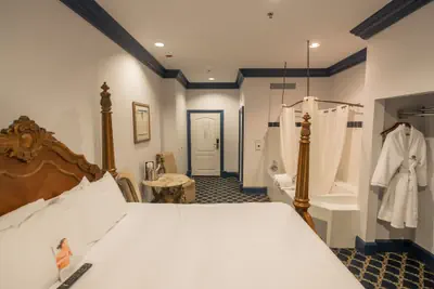 Photo 5 - Chateau Avalon Hotel & Spa