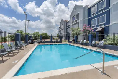Photo 2 - Best Western Executive Inn