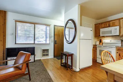 Photo 3 - Red Pine Condominiums by All Seasons Resort Lodging