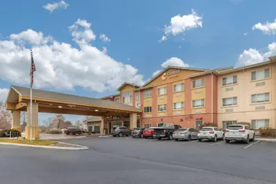 Photo 2 - Comfort Suites Boise West Meridian