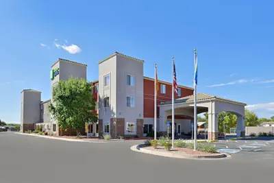 Photo 2 - Holiday Inn Express Bernalillo by IHG