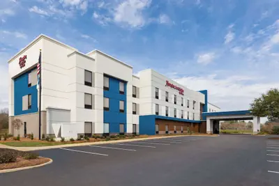 Photo 2 - Hampton Inn & Suites Dothan