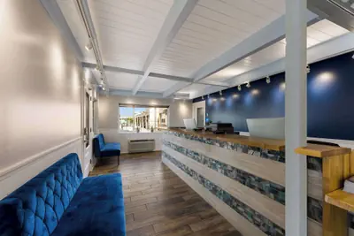 Photo 4 - Comfort Inn near Hearst Castle - Cambria