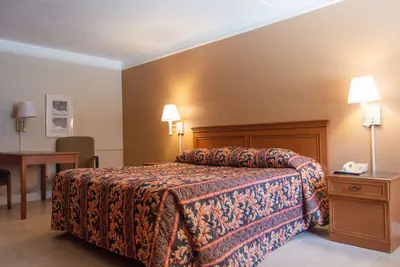 Photo 5 - America's Inn - Houston