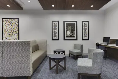Photo 5 - Holiday Inn Express Hotel & Suites Ft Lauderdale Airport/Cru by IHG