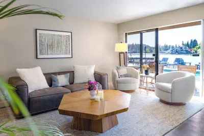 Photo 3 - Lakeshore Inn