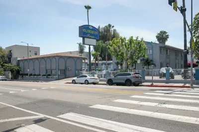 Photo 2 - Hollywood City Inn