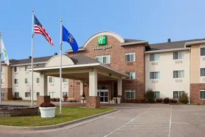 Photo 2 - Holiday Inn & Conference Center Marshfield by IHG