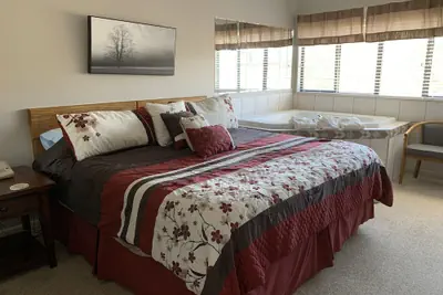 Photo 5 - Laurel Inn Condominium