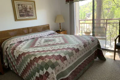 Photo 3 - Laurel Inn Condominium