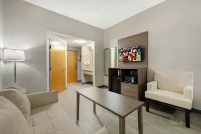 Photo 5 - Red Roof Inn & Suites Philadelphia - Bellmawr